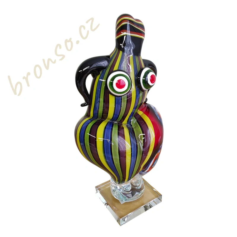 Designová skleněná socha smyslné tanečnice