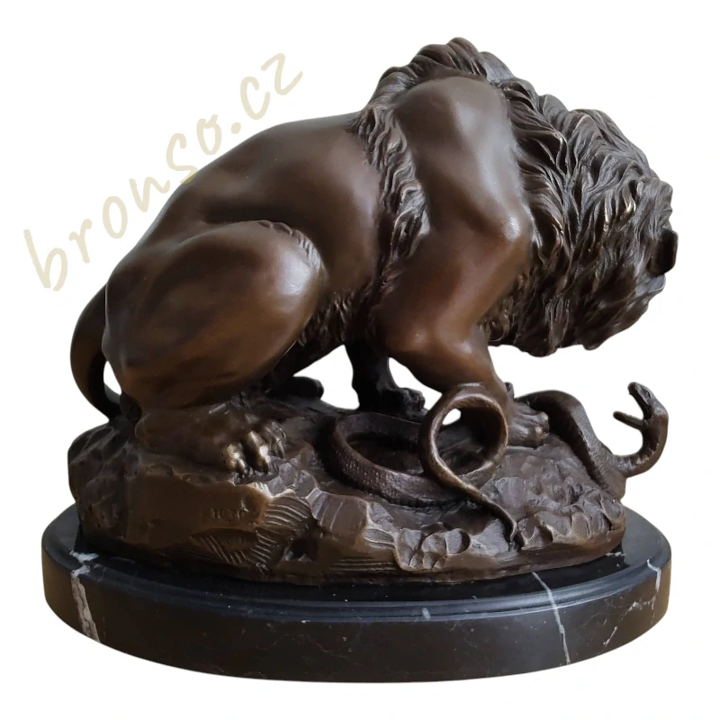 Lev s hadem – Antoine-Louis Barye, signováno, luxusní sběratelská socha