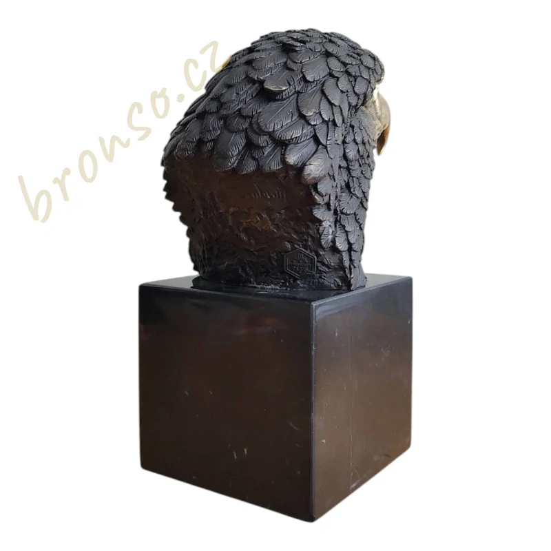 Hlava orla – bronzová socha, realistická dekorace, luxusní doplněk interiéru