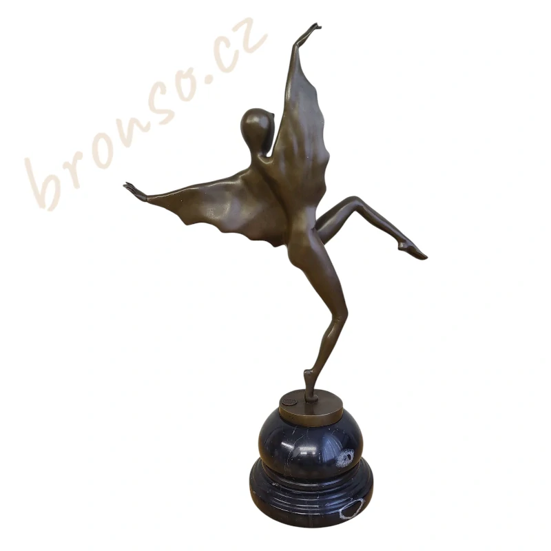 The Bat Girl – bronzová socha