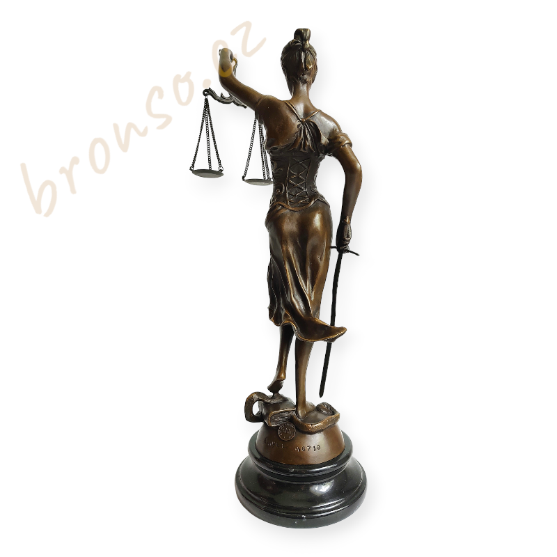 Bronzová figurální socha Spravedlnost – bohyně Themis, Justice 39 cm – symbol práva a rovnováhy