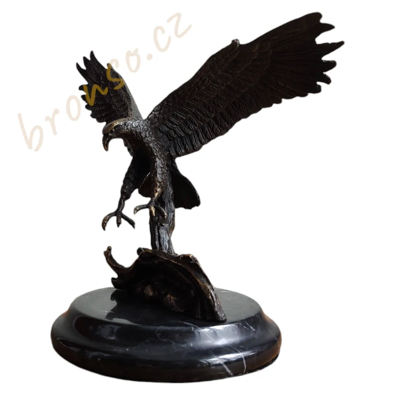 Orel – bronzová socha, ručně vyrobená umělecká soška symbol síly a svobody