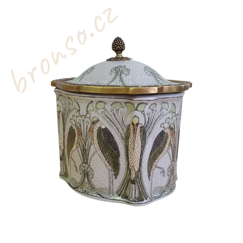 Porcelánová dóza ve stylu Art Nouveau s bronzovým kováním