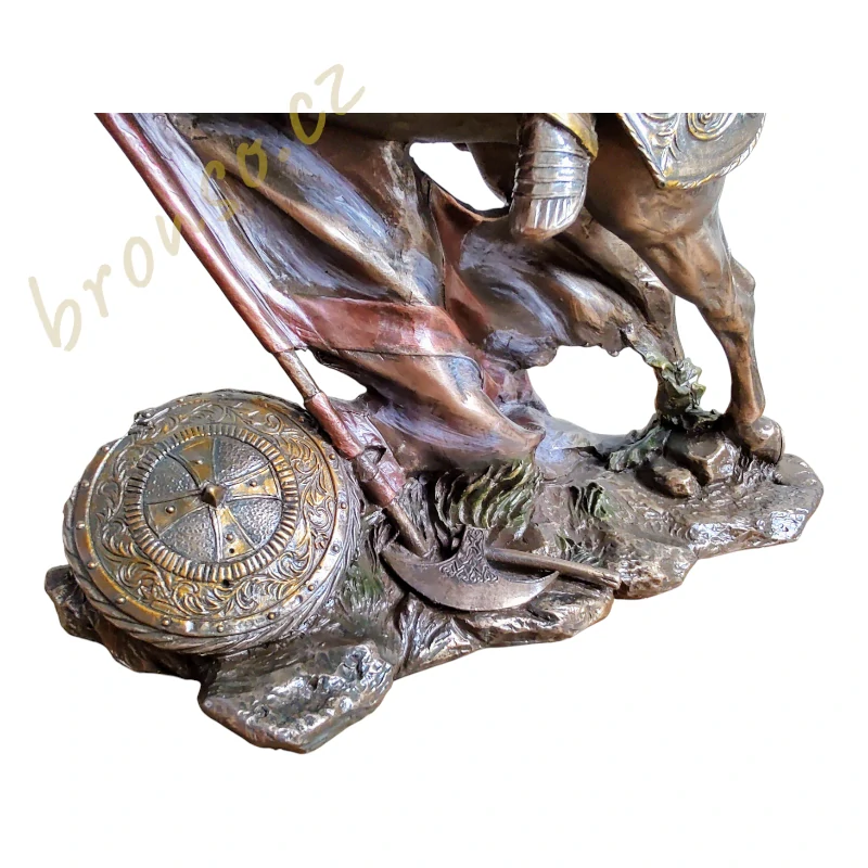 Středověký rytíř na koni s mečem – dynamická bronzovaná soška Veronese WU73737A4