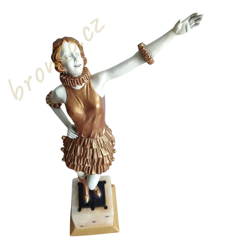 Art Deco socha tanečnice na kostce – elegantní dekorace, vintage styl, výrazná figurka do interiéru