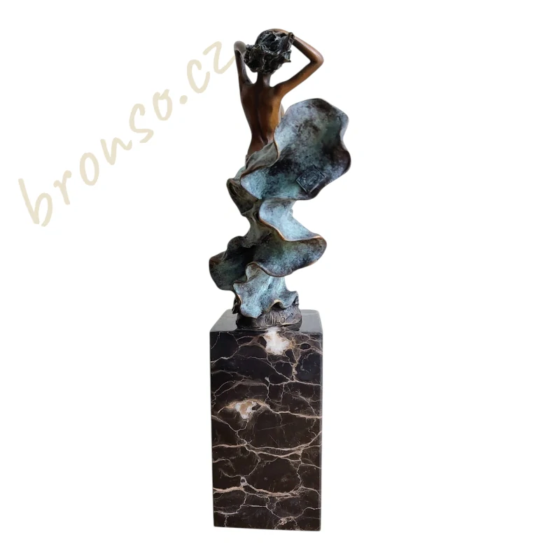 Dáma s vlajícími šaty – Art Deco bronzová socha, elegantní dekorace