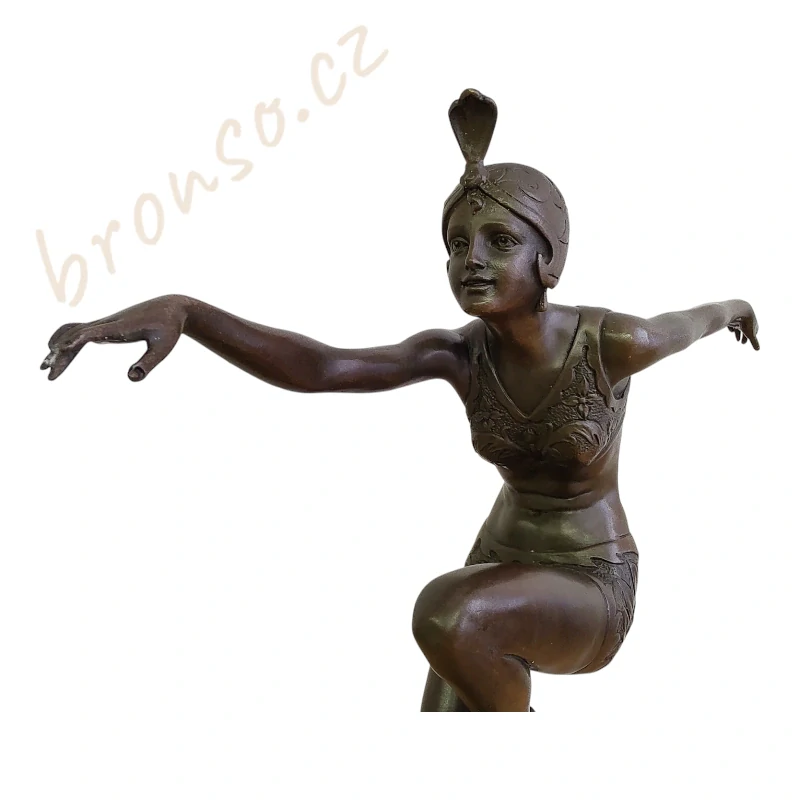 Con Brio – bronzová socha tanečnice, umělecká dekorace do interiéru