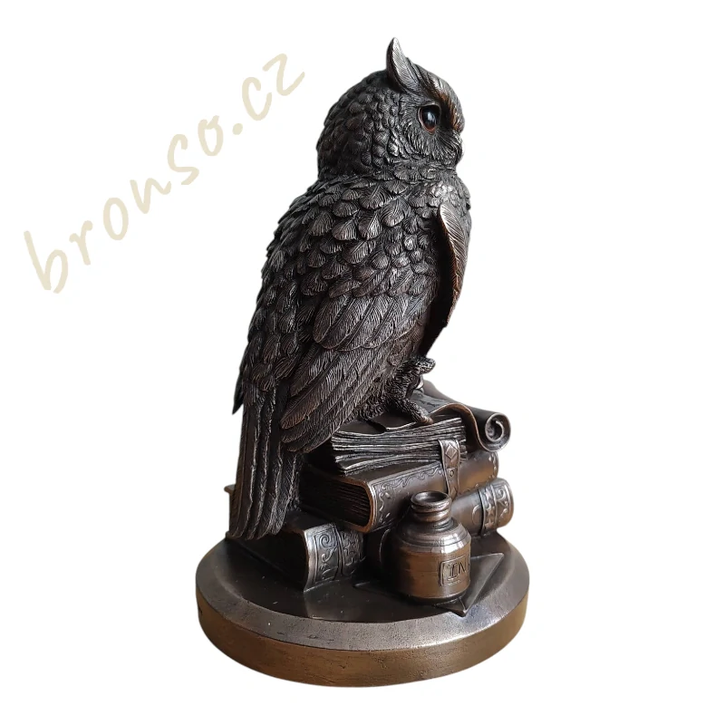Sova Athény – sova na knihách – soška symbol moudrosti  WU75033A1