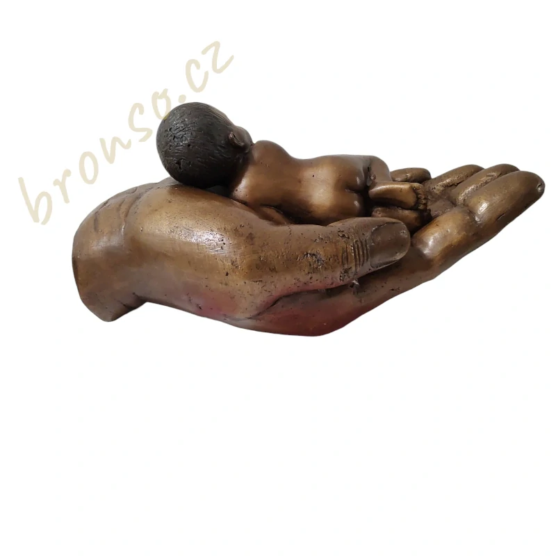 Bronzová socha „Dítě v dlani“ – symbol lásky a ochrany | Elegantní dárek pro nové rodiče