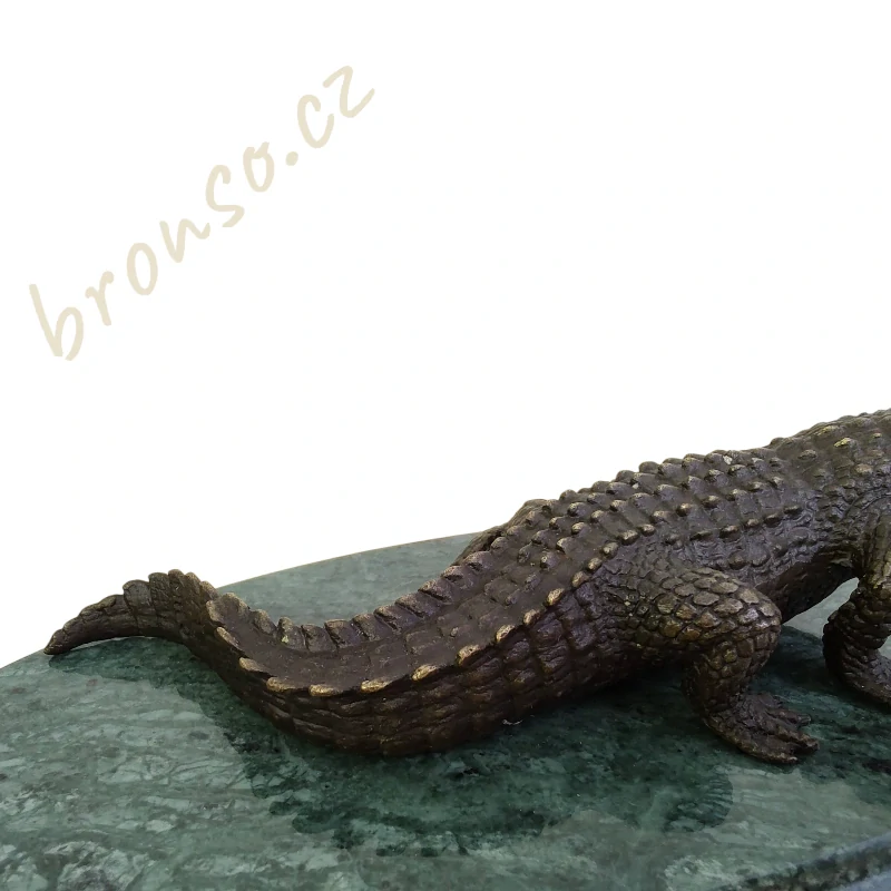 Bronzový krokodýl na mramorovém podstavci – signováno Milo | Realistická socha z bronzu