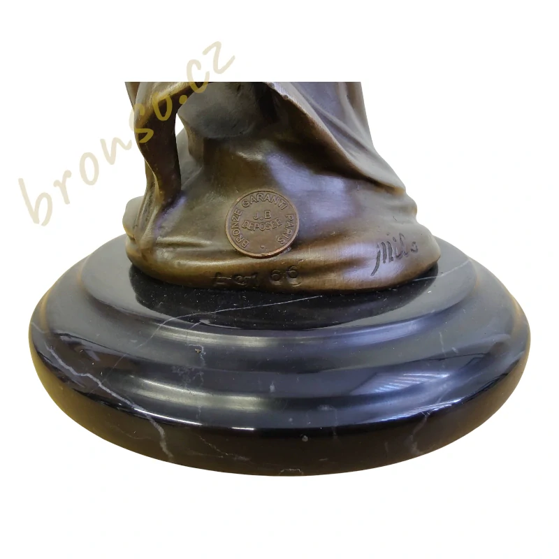 Bronzový svícen Art Nouveau – signováno Milo, patinovaný bronz na mramorové podstavě