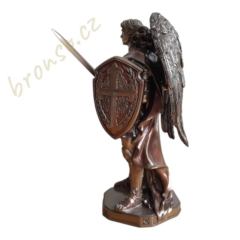 Archanděl Michael s mečem a štítem figurka Veronese WU78357A4