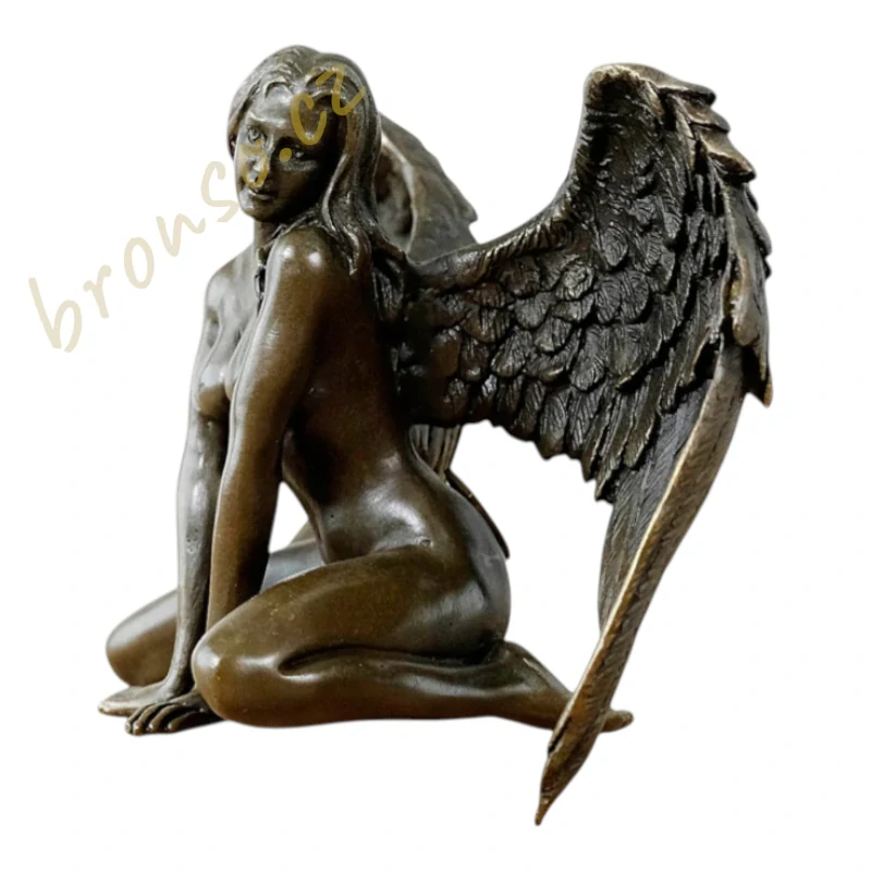 Okřídlená nahá dívka - bronzová soška