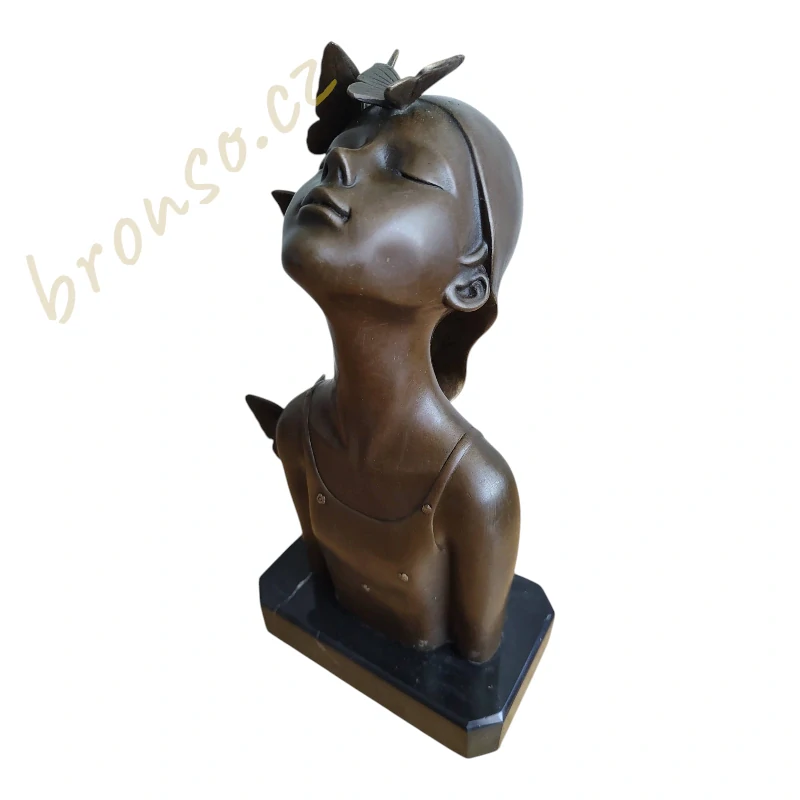 Bronzová socha – dívka s motýly, signováno Collet, umělecká busta na mramoru, elegantní dekorace