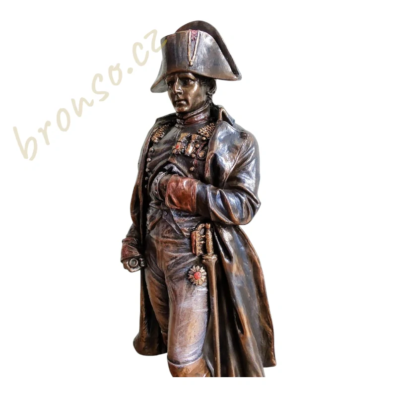 Napoleon Bonaparte v typickém postoji – soška Veronese WU73446A4 WU73446A4