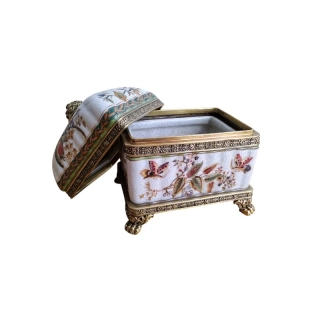Porcelánová krabička – motýl a květinový design, dóza ve stylu Art Nouveau