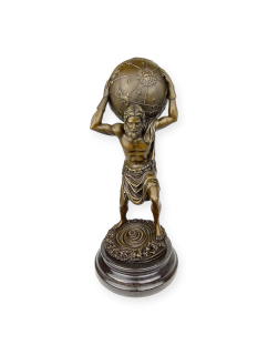 Atlas Titan – bronzová socha nesoucí svět, symbol síly a vytrvalosti