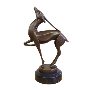 Art deco bronzová socha antilopy na mramorovém podstavci. Signovaná a číslovaná, inspirovaná dílem M. A. Bouraina.